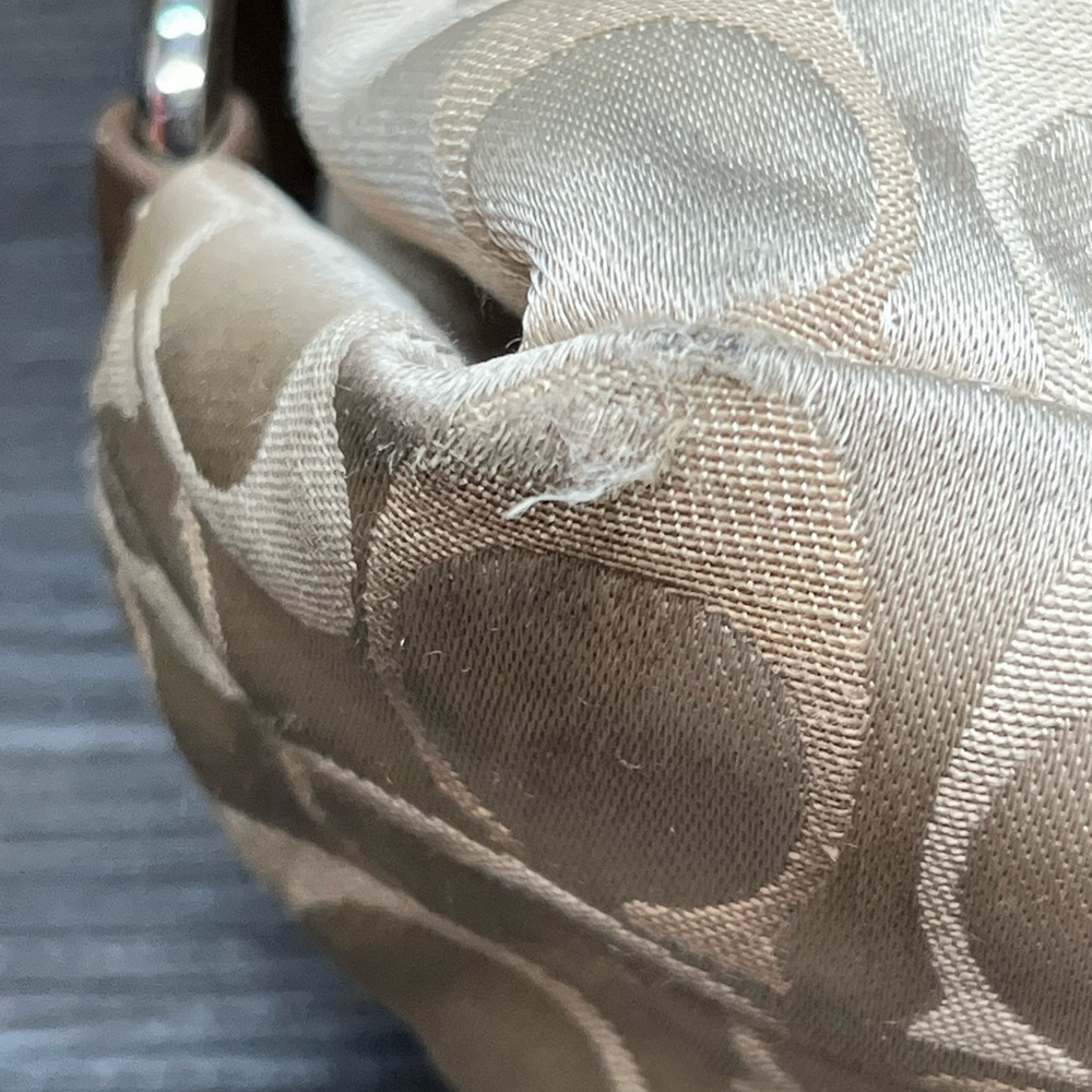 Coach Cream and Brown Signature Tote - Picture 4 of 13